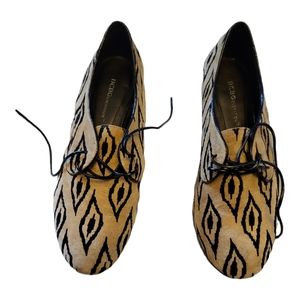 Bcbg generation tan and black flats. Size 8